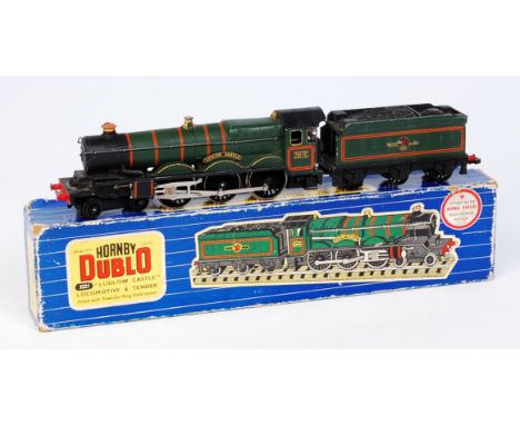 A Hornby Dublo 3-rail 3221 'Ludlow Castle' engine and tender with instructions, a few small chips to raised edges (G-BG)