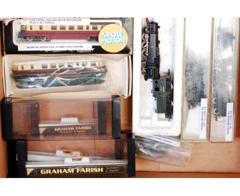 Graham Farish ex GW 'Flying Banana' red/cream rail car, 2 further bodies only, GW brown/cream and BR green, a whitemetal kit 