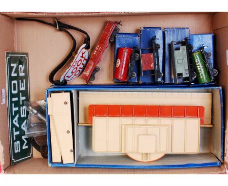 5 Hornby Dublo D1 wagons (some boxed), through station (F-G), BR Look-Out armband, whistle, 2 pay checks, LNER button, 5 repl