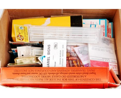 A mixed lot including K's whitemetal kit to build MR Johnson 'Spinner' engine and  tender, Pirate Models kit for 1930 bus, bo