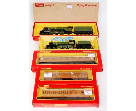 Triang Hornby R866AS class B12 engine and tender, R855 'Flying Scotsman' engine and tender, both LNER green (G-BG), and R24, 