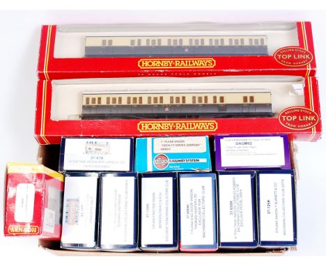 Hornby R4030A/R4030B GWR B set coaches (G-BG), R6004 yellow maintenance crane (G-BG), 9 wagons Bachmann and others (G-BG)