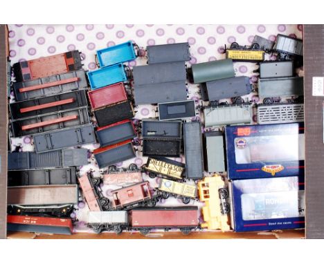 41 unboxed wagons by Hornby Dublo, Peco, Triang, kit built etc (G), a plastic yellow clockwork 0-4-0T(G) and 2 boxed Bachmann