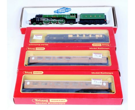 A Hornby R855 LNER green 'Flying Scotsman' engine and tender with exhaust steam sound (G-BG), together with R747 and R746 Tho