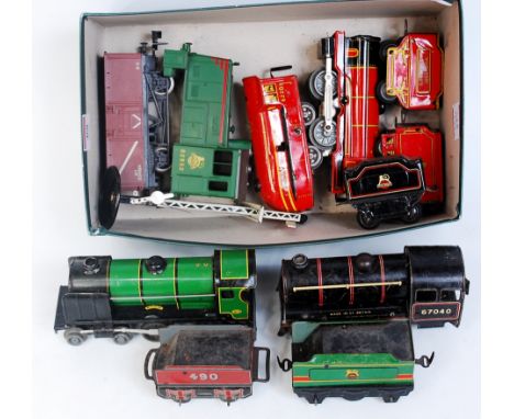 A small tray of Brimtoy/Chad Valley items including 4 c/w locos, 5x4 wheel tenders with a Lima open, and a body only for a di