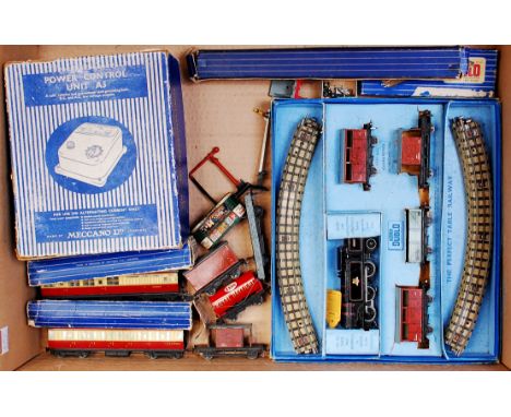 Hornby Dublo EDG17 Tank Goods Set with BR gloss black 0-6-2 tank engine, 4 D1 Wagons, 2 D11 Coaches, further track, HPL Point