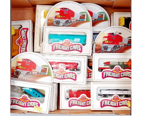 15 boxed Bachmann N gauge US freight cars, including USAF missile on flat car (G-BG)
