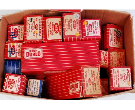 29 boxed Hornby Dublo D1 and SD6 wagons and 2 furniture containers includes 4323 SR utility van 4644 21T hopper wagon 4656 br