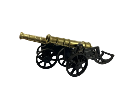A PAIR OF HEAVY CAST IRON AND SOLID BRASS VINTAGE CANNONS, LENGTH 47 CM 