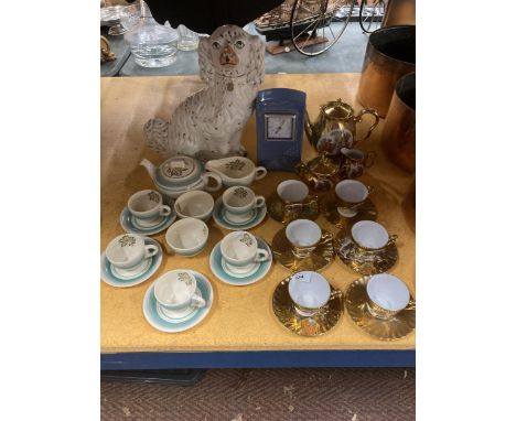 A SMALL GRINDLEY TEASET TO INCLUDE A TEAPOT, CREAM JUG, SUGAR BOWL, CUPS AND SAUCERS, A CONTINENTAL GILT TEASET INCLUDING A T