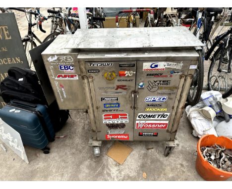 A STAINLESS STEEL WORKSHOP TROLLEY TOOL BOX 