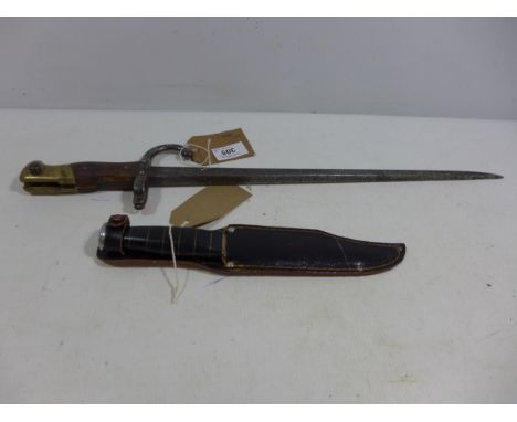 A FRENCH GRAS BAYONET CIRCA 1870, 40.5CM BLADE, KNIFE AND LEATHER SCABBARD BOWIE BLADE (2) 