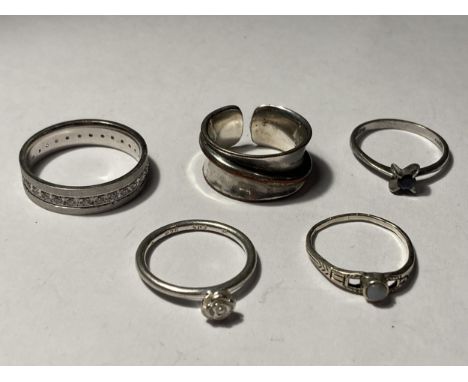 FIVE ASSORTED SILVER RINGS 