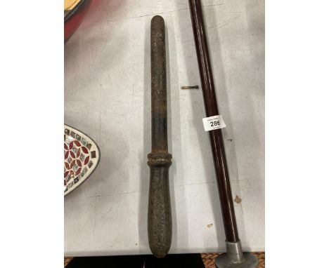 A VINTAGE CAST IRON SHIPS BELAYING PIN 