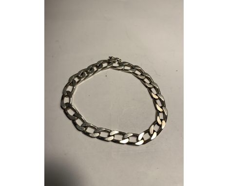 A SILVER WRIST CHAIN 