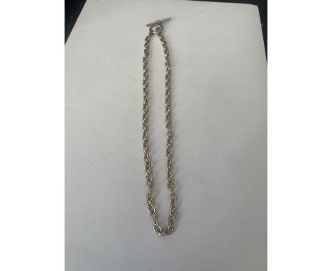 A SILVER T-BAR CHAIN 