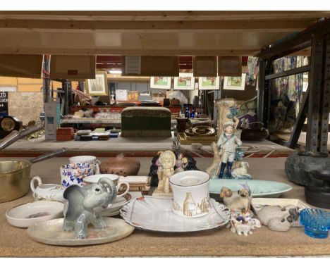 A MIXED GROUP OF CERAMICS TO INCLUDE FIGURAL CANDLESTICK, ELEPHANT, E.RADFORD DISH ETC 