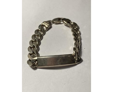 A HEAVY 925 SILVER I.D BRACELET 