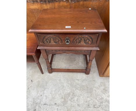 AN OLD CHARM OAK LAMP TABLE WITH SINGLE DRAWER, 22 X 17" 