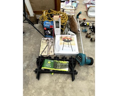 AN ASSORTMENT OF GARDEN ITEMS TO INCLUDE HANGING BASKET BRACKETS, FESTOON LIGHTING AND A BARBECUE ETC 
