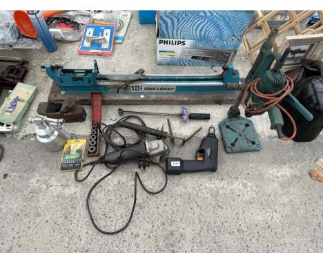 AN ASSORTMENT OF TOOLS TO INCLUDE A BLACK AND DECKER LATHE AND A DRILL WITH DRILL STAND ETC 