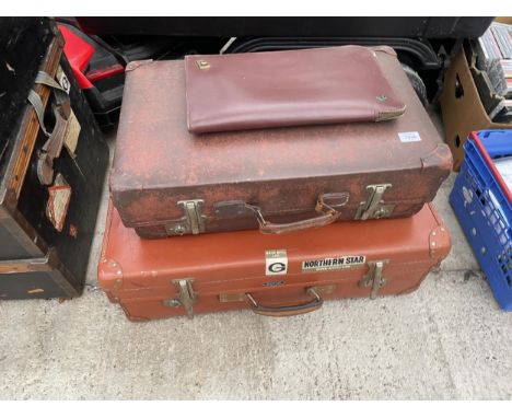 TWO VINTAGE TRAVEL CASES AND A LEATHER FOLDER 