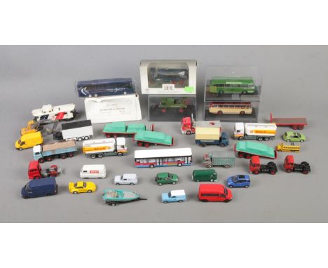 A tray of assorted diecast vehicles to include Oxford Diecast, Lesney/Matchbox, Exclusive First Editions, etc.  