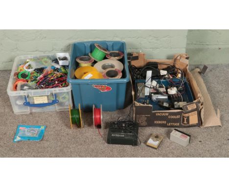 Three boxes of mostly electronic spares and repairs intended for model railway. Includes several cables, Acoms AP-227 MKII co
