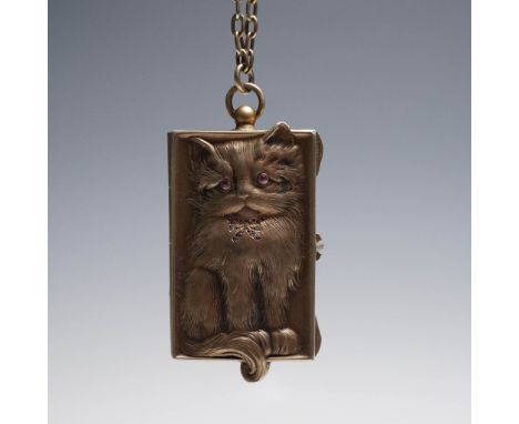 Charming early 20th century gilt silver vanity case pendant, attributed to Louis Kuppenheim, renowned German silversmith of P