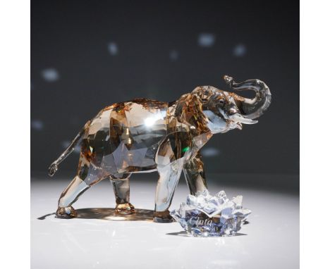 Swarovski Crystal Society (SCS) 2013 Annual Edition Cinta Elephant figurine, designed by Elisabeth Adamer. This beautifully f