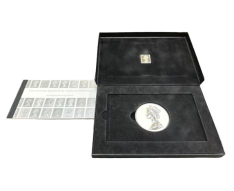 Great Britain QEII Prestige Limited Edition 2017 Machin booklet. Original R. Mail cost £99. Presentation box comes with hallm