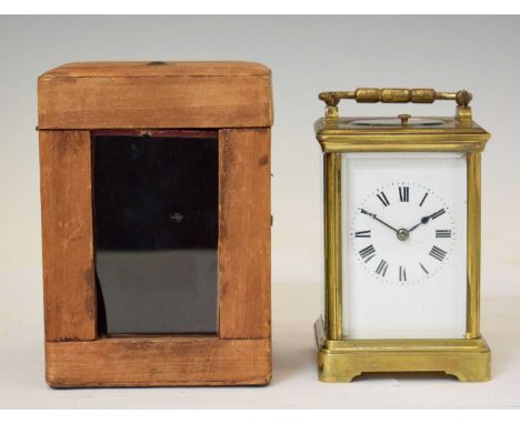 Early 20th century French brass case repeater carriage clock, with white Roman dial and blued steel hands, the two-train move