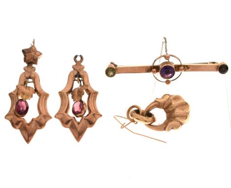 George V 9ct gold, amethyst and peridot bar brooch, Chester, 1911, 4.5cm wide, pair of gold earrings set red stones (one a/f)