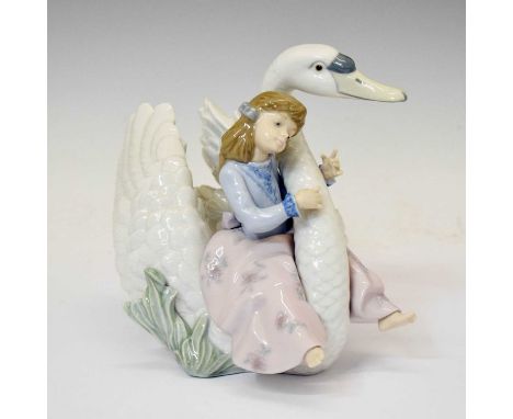 Lladro - Porcelain figure, 'Swan Song', 5704, 19cm high