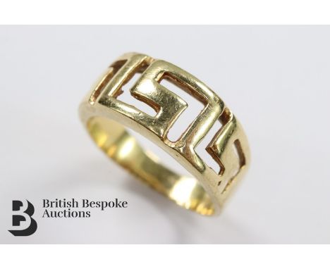 Gentleman's 18ct yellow gold ring, size O, approx 4.56 gms.&nbsp;