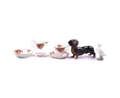 A Royal Albert Old Country Roses part dinner and tea service, to include lidded tureen, dinner plates, side plates, bowls, se