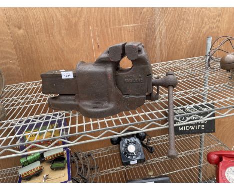 A VINTAGE BENCH VICE 