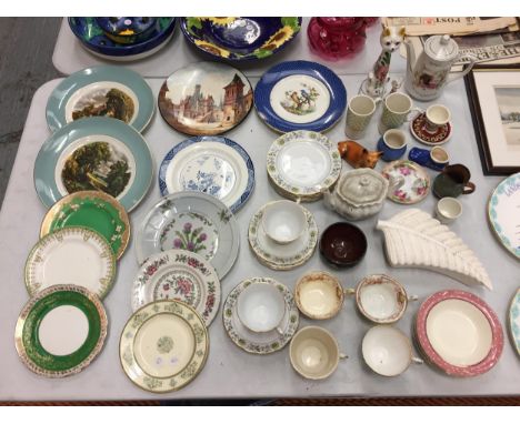 A COLLECTION OF MIXED CERAMIC TO INCLUDE PLATES, CUPS, SAUCERS ETC 