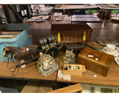 A QUANTITY OF ITEMS TO INCLUDE A PICNIC HAMPER, A SET OF CHESS PIECES, COTTAGES, A CERAMIC HORSE AND CART ETC 