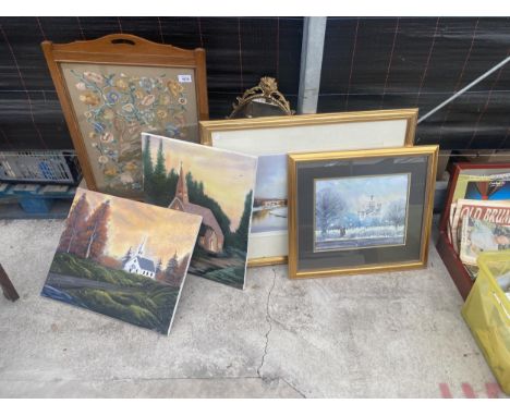 AN ASSORTMENT OF PRINTS AND PICTURES TO INCLUDE A TAPESTRY FIRE SCREEN 