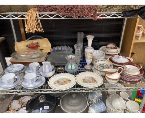 AN ASSORTMENT OF GLASS AND CERAMIC WARE TO INCLUDE BUNNYKINS PLATES, TRIOS, AND VARIOUS BOWLS ETC 