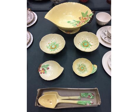 SIX ITEMS OF PRETTY CARLTONWARE AUSTRALIAN DESIGN. TWO PIECES A/F 