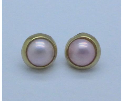 A pair of 9ct gold and pink pearl earrings, 4.2g