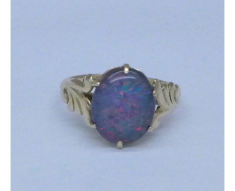 A 9ct gold and doublet opal ring, 1.7g, H