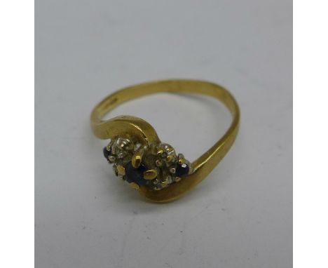 A 9ct gold and sapphire ring, 1.6g, K