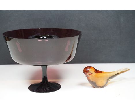 Mid 20th century Scandinavian amber glass bird together with an amethyst glass pedestal bowl, H 15cm, 21cm diameter