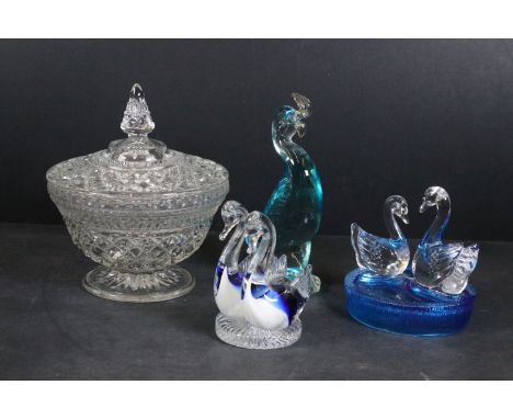 Small collection of glass to include Italian blue and clear glass paperweight, Murano style swan paperweight, Murano style du