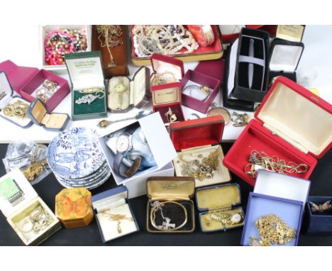 A collection of mainly vintage costume jewellery to include necklaces, earrings, rings, bracelets and watches...etc..