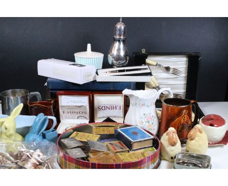 Large collection of mixed collectables to include Early-Mid 20th Century postcards, ceramics including Sylvac and a quantity 