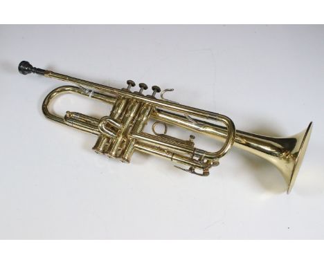 Olds Ambassador brass trumpet with a Yamaha Japan mouthpiece, Serial No. 648132